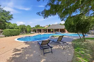 1404 Biltmore Ln, Irving, TX 75063 - Photo 35