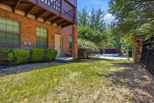 1404 Biltmore Ln, Irving, TX 75063 - Photo 33