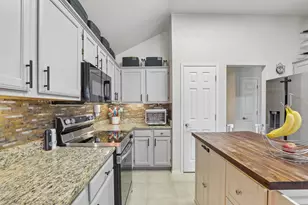 828 Pennsylvania Dr, Saginaw, TX 76131 - Photo 11
