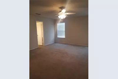 924 Bentwood Trail, Grand Prairie, TX 75052 - Photo 5