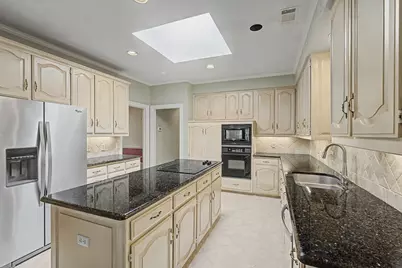 1807 Lakeshore Court, McKinney, TX 75072 - Photo 9