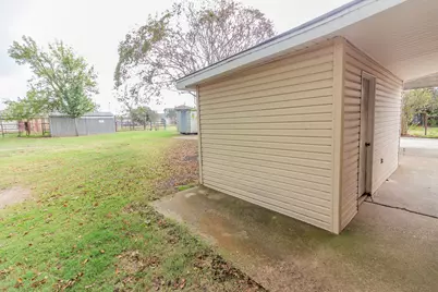 801 S Sutton Street, Mabank, TX 75147 - Photo 15