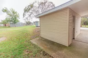 801 S Sutton St, Mabank, TX 75147 - Photo 15