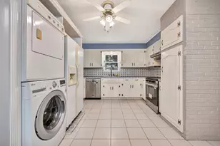 7004 Meadowbrook Dr, Fort Worth, TX 76112 - Photo 9