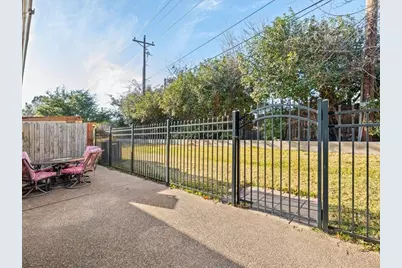 1208 Henard Lane, Granbury, TX 76048 - Photo 33