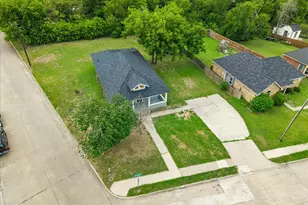 244 Dunlap St, Waxahachie, TX 75165 - Photo 37