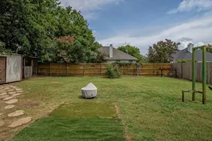 807 Lee St, Tioga, TX 76271 - Photo 21