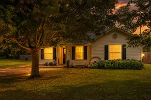 807 Lee St, Tioga, TX 76271 - Photo 1