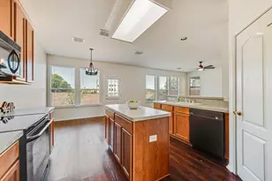306 Salsbury Dr, Euless, TX 76040 - Photo 13