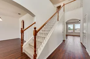 306 Salsbury Dr, Euless, TX 76040 - Photo 3