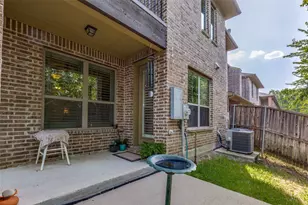 1017 Brook Hollow Dr, Euless, TX 76039 - Photo 17