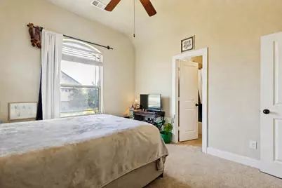 1017 Brook Hollow Drive, Euless, TX 76039 - Photo 15