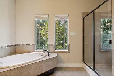 1017 Brook Hollow Drive, Euless, TX 76039 - Photo 13