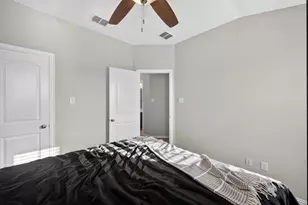 7880 Oxer Dr, Irving, TX 75063 - Photo 31