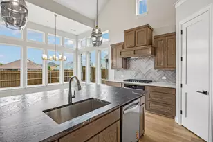7606 Lanier Ln, Grand Prairie, TX 75054 - Photo 9