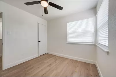 805 W Chambers Street #C, Cleburne, TX 76033 - Photo 9