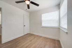 805 W Chambers St, Cleburne, TX 76033 - Photo 9