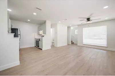 805 W Chambers Street #C, Cleburne, TX 76033 - Photo 5
