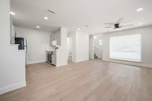 805 W Chambers St, Cleburne, TX 76033 - Photo 5