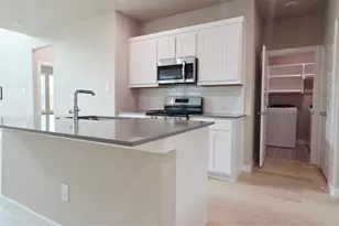 913 London Town Ln, Princeton, TX 75071 - Photo 5
