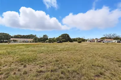 3102 Hilltop Court, Granbury, TX 76048 - Photo 11