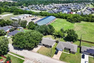 523 Lynnewood Ave, Burleson, TX 76028 - Photo 27