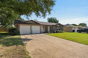 523 Lynnewood Ave, Burleson, TX 76028 - Photo 3