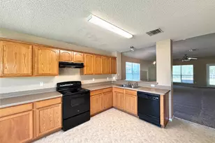 185 Rolling Ct, Lancaster, TX 75146 - Photo 9