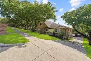 1806 Old Oak Dr, Arlington, TX 76012 - Photo 33