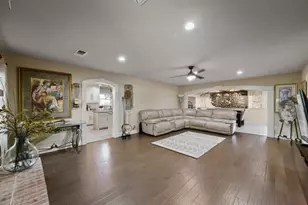 1806 Old Oak Dr, Arlington, TX 76012 - Photo 7