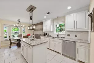 1806 Old Oak Dr, Arlington, TX 76012 - Photo 3