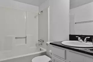 320 E 4th St, Arlington, TX 76010 - Photo 23