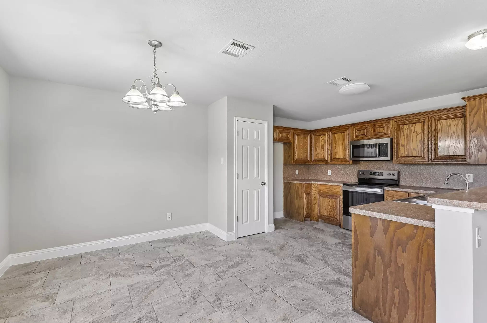 1702 La Caya Dr, Mansfield, TX 76063 - MLS 21337761 - Coldwell Banker