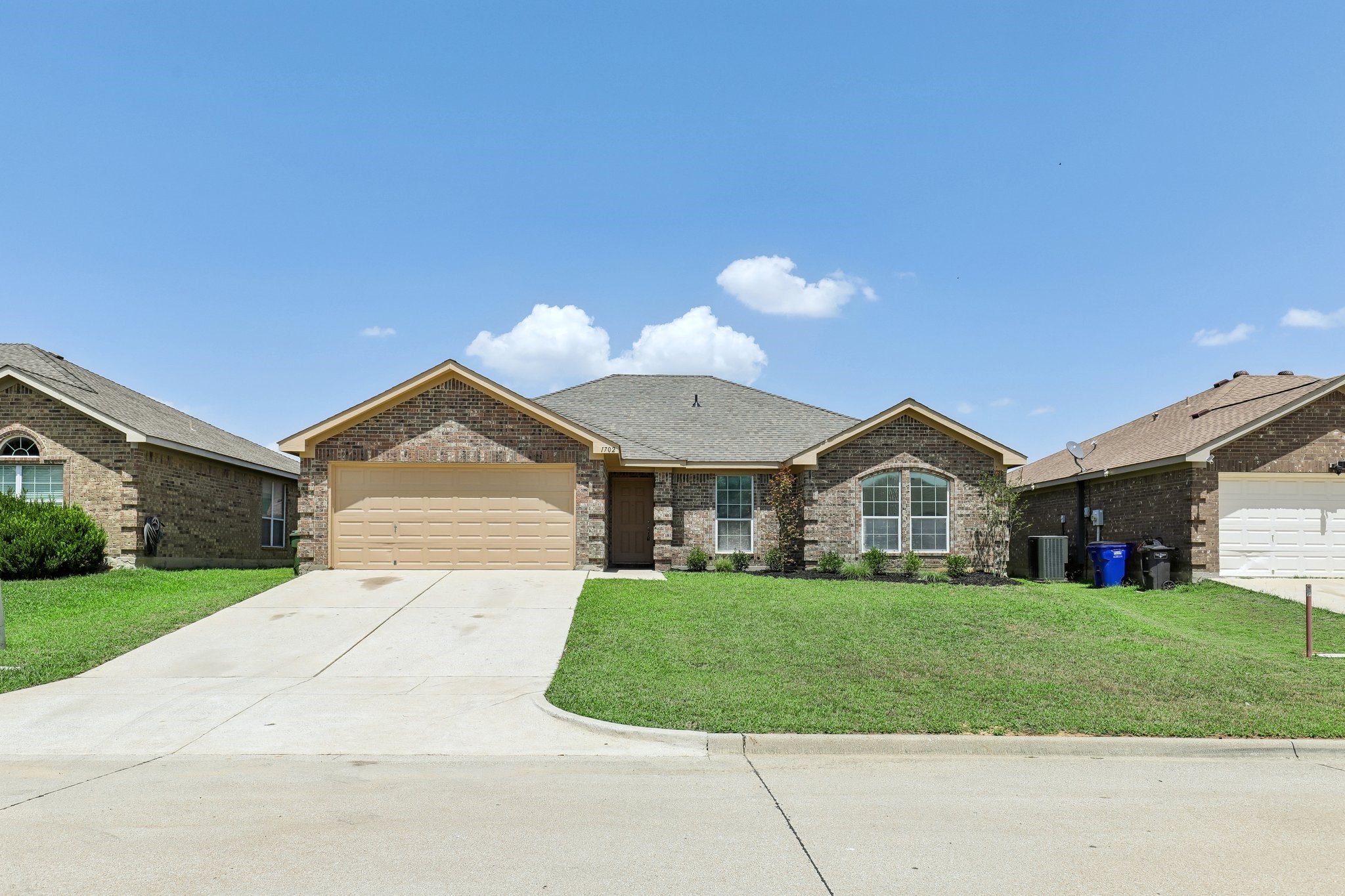 1702 La Caya Dr, Mansfield, TX 76063 - MLS 21337761 - Coldwell Banker