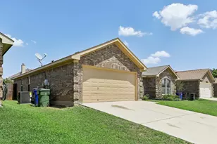 1702 La Caya Dr, Mansfield, TX 76063 - Photo 3