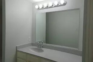 8560 Park Ln, Dallas, TX 75231 - Photo 17