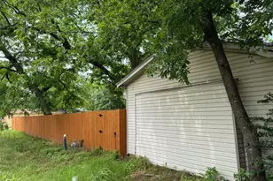 504 Sherman St, Tioga, TX 76271 - Photo 5