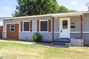 2117 N Hickory St, Sherman, TX 75092 - Photo 3