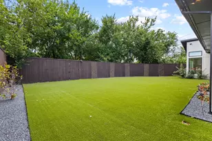 9816 Mixon Dr, Dallas, TX 75220 - Photo 31