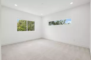 9816 Mixon Dr, Dallas, TX 75220 - Photo 25