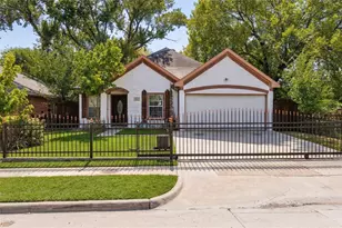 922 Bayonne St, Dallas, TX 75212 - Photo 1