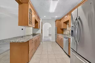 1820 Holly Oak St, Arlington, TX 76012 - Photo 9