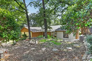 1820 Holly Oak St, Arlington, TX 76012 - Photo 25