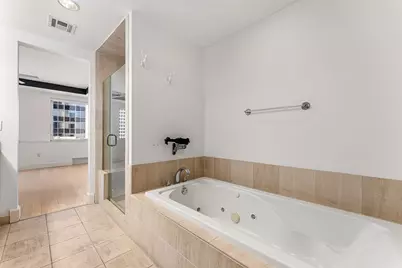 1505 Elm Street #1003, Dallas, TX 75201 - Photo 11