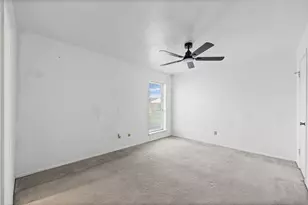 525 Alva Dr, Grand Prairie, TX 75052 - Photo 13