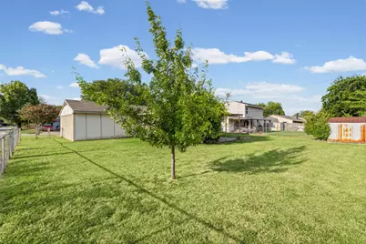 525 Alva Drive, Grand Prairie, TX 75052 - Photo 21