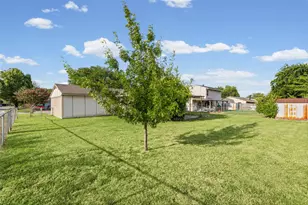 525 Alva Dr, Grand Prairie, TX 75052 - Photo 21