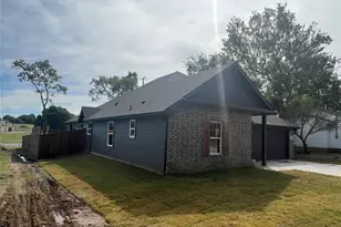 511 N Branch St, Howe, TX 75459 - Photo 15
