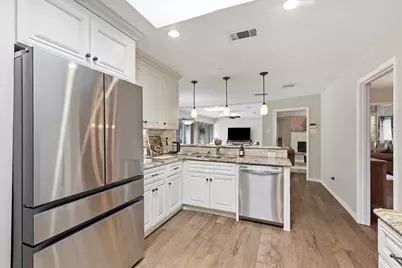 2816 N Creekwood Drive, Grapevine, TX 76051 - Photo 17