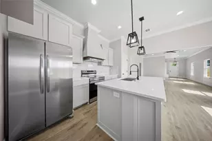 1818 E Tucker St, Fort Worth, TX 76104 - Photo 9